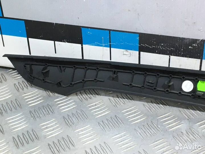 Б/У Боковая накладка консоли левая#001