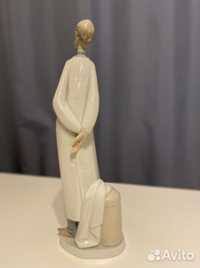 Статуэтка фарфоровая lladro Доктор Испания 36см