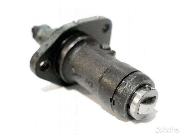 R195 Насос топливный