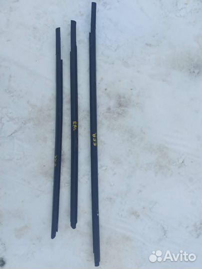 Молдинг стекла двери Nissan Note