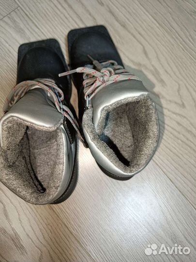 Лыжные ботинки