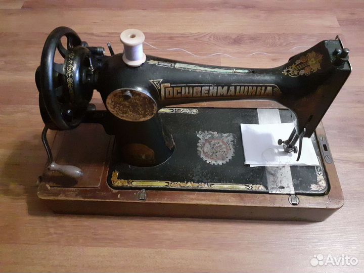 Швейная машинка 