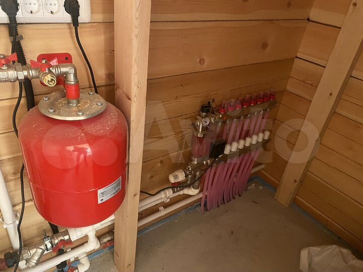 Коттедж 195 м² на участке 15 сот.