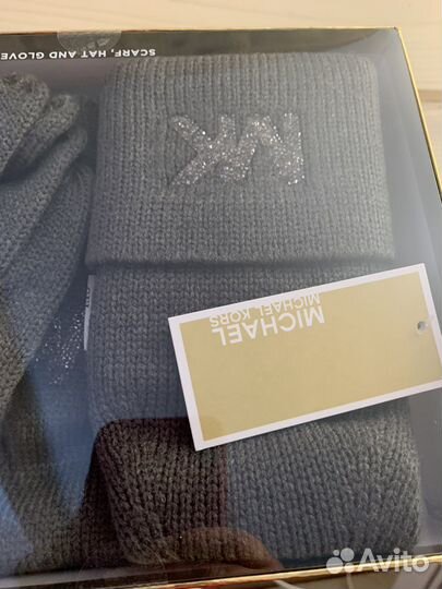 Комплект шапка,шарф и перчатки