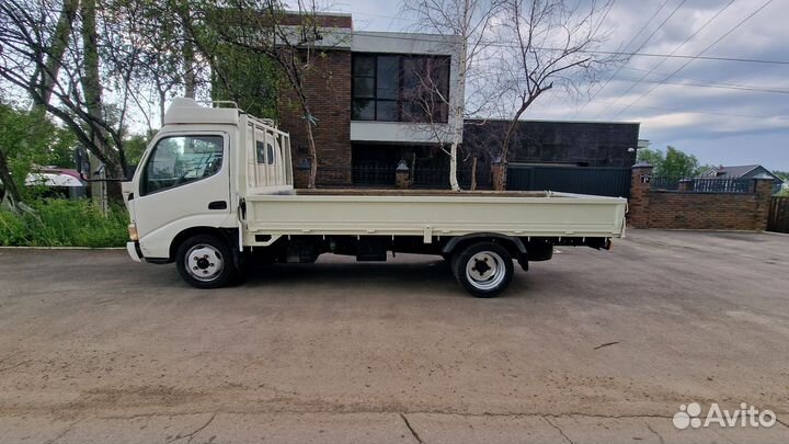 Hino 300 (Dutro), 2002