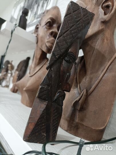 Маска статуэтка дерево