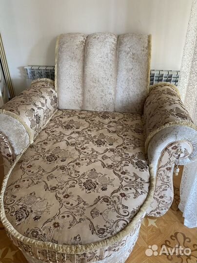 Диван угловой и кресло