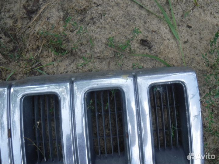 Решетка радиатора Jeep Grand Cherokee ZJ