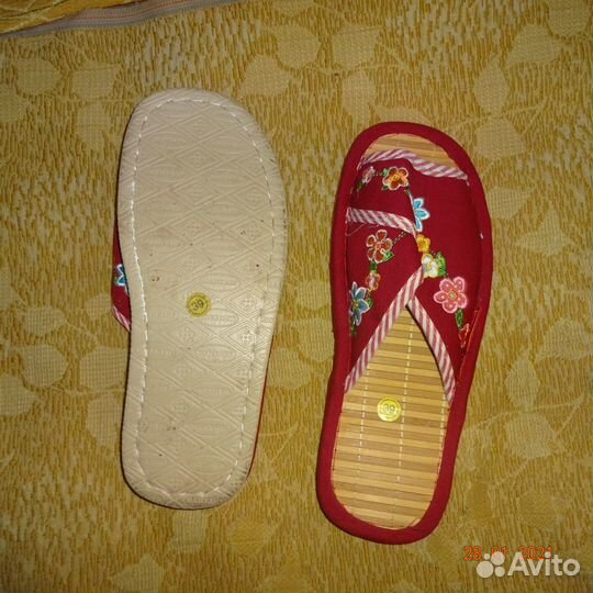 Шлепанцы массажные женские с вышивкой mahxahг