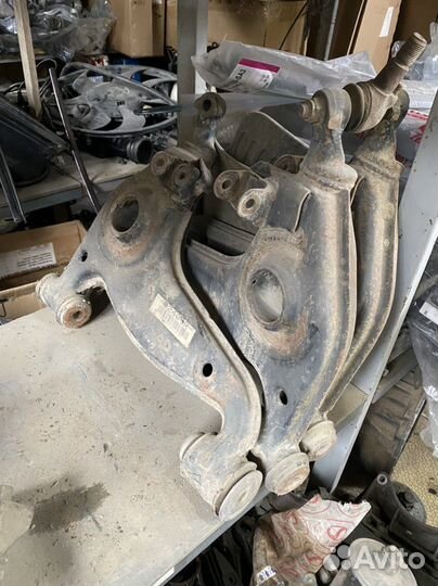 Передние нижние рычаги Mercedes-Benz W140