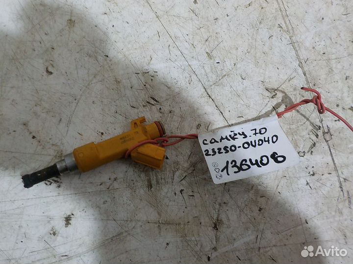 Форсунка топливная Toyota Camry 70