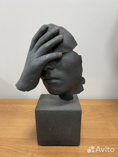 Статуэтка из камня