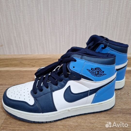 Продам кроссовки