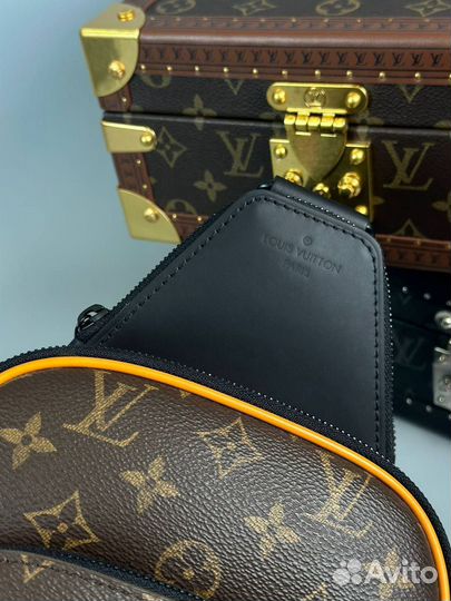 Сумка-слинг Louis Vuitton Monogram Macassar Avenue