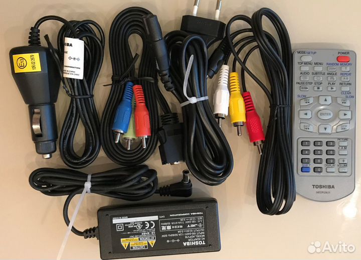 Портативный DVD-плеер Toshiba SD-P2800SR