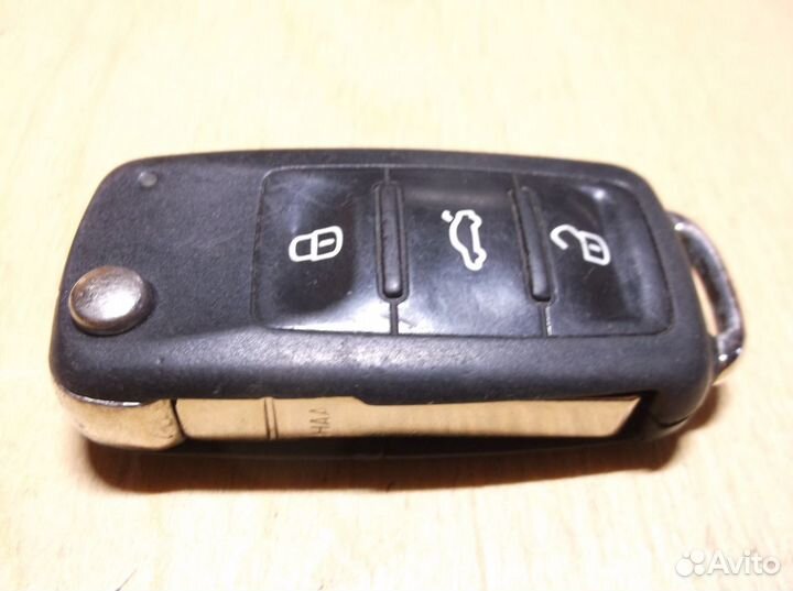 7N5 837 202 H Seat выкидной чип ключ 3 кнопки