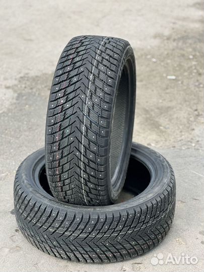 Zmax Winternova Stud II 245/45 R19 и 275/40 R19 79U