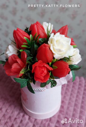 Букет тюльпаны и розы из мыла