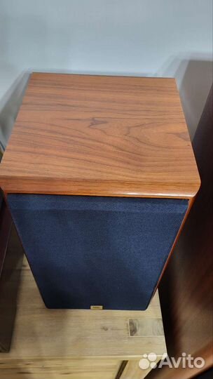 Акустические колонки jbl полочники