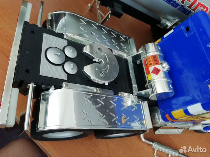 Тягач фредлайнер