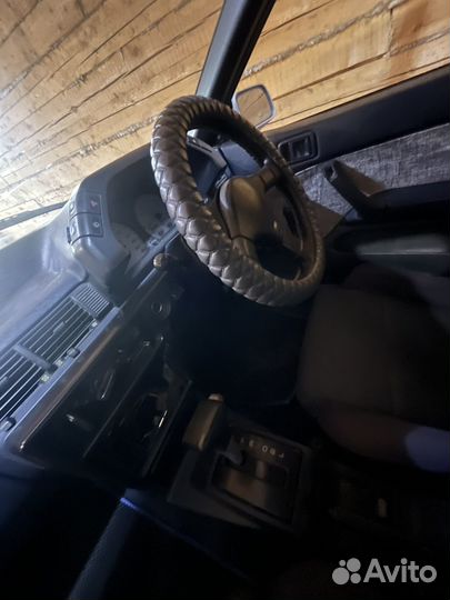 Mitsubishi Lancer 1.6 AT, 1988, битый, 300 000 км