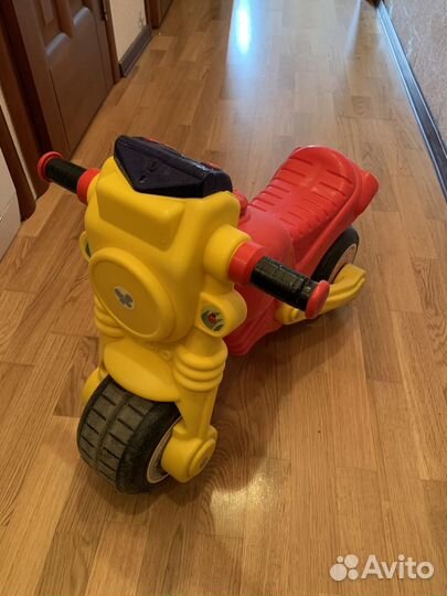 Мотоцикл каталка со звуком