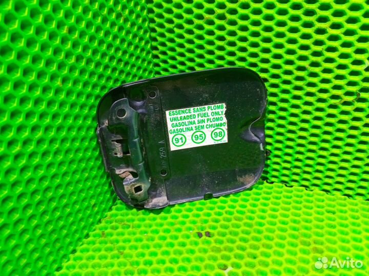 Лючок бензобака logan 1