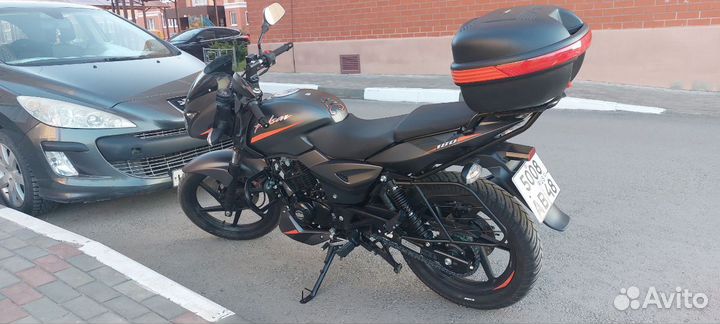 Мотоцикл bajaj Pulsar 180