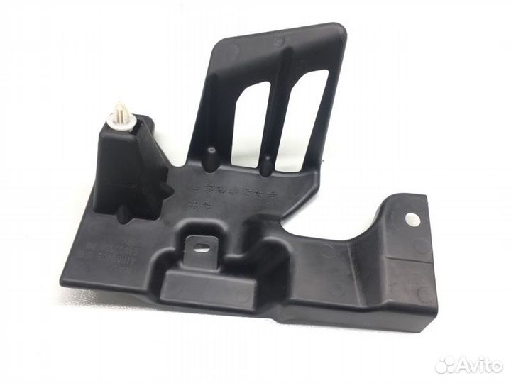 Дефлектор радиатора правый Mitsubishi Outlander 3