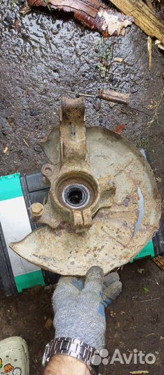 Левый поворотный кулак Ауди 80Б4