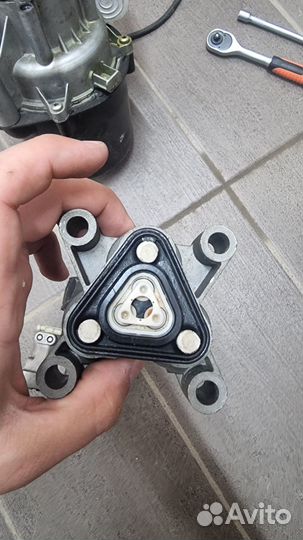 Аккумуляторные ножницы кусторез Bosch Isio