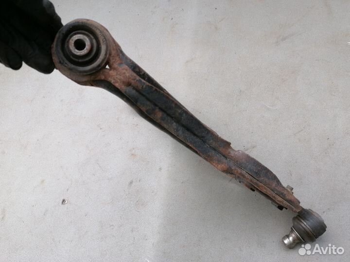 Рычаг подвески передний Audi 80 B3