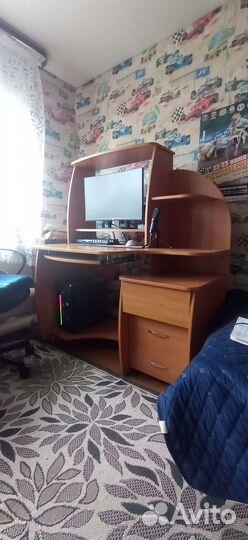 Компьютерный стол