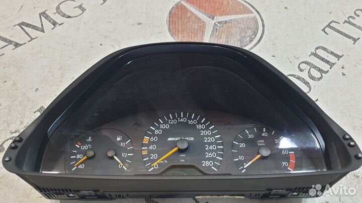 Приборная панель AMG на Mercedes-Benz W210