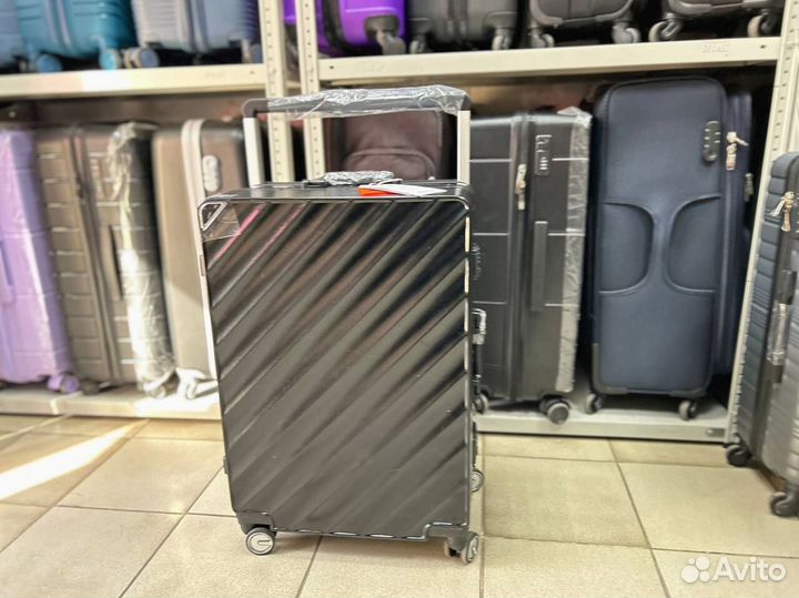 Чемодан для ручной клади