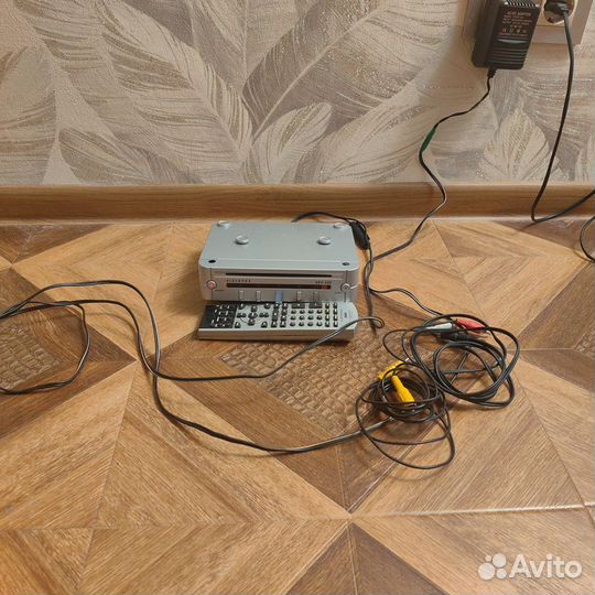 Переносной проигрыватель DVD, VCD, CD, CD-R, MP3