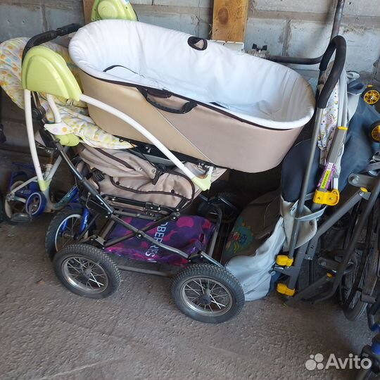 Коляска с люлькой