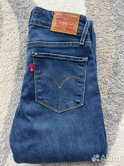 Джинсы levis