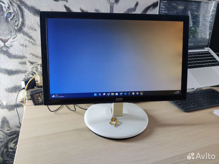 Монитор aoc 19 1366х768