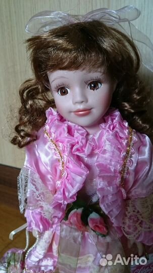 Фарфоровая кукла новая