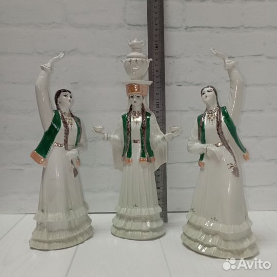 Фарфоровые статуэтки 