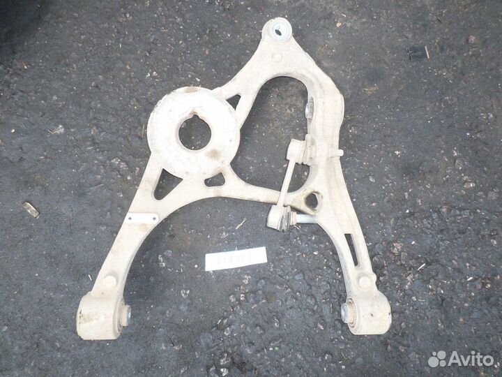 Рычаг задний нижний правый