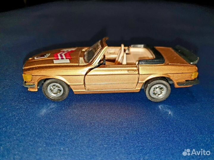 Модель автомобиля mercedes benz 1 43