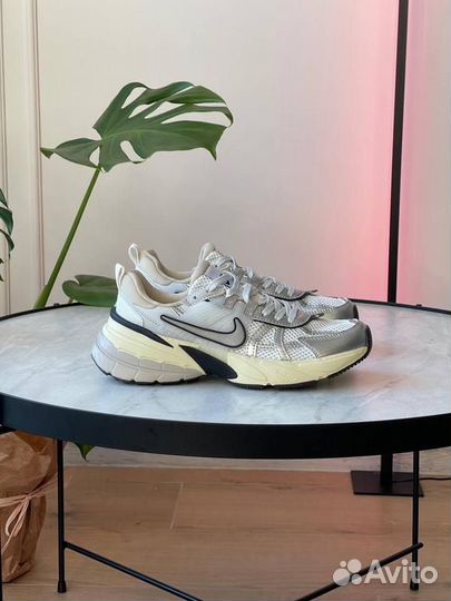 Кроссовки Nike v2k runtekk