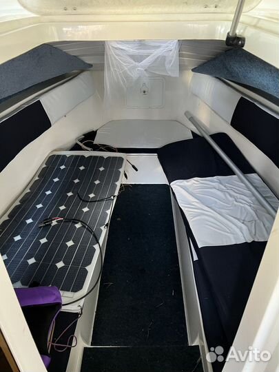 Катер и стояночное место поселке Новозавидовский