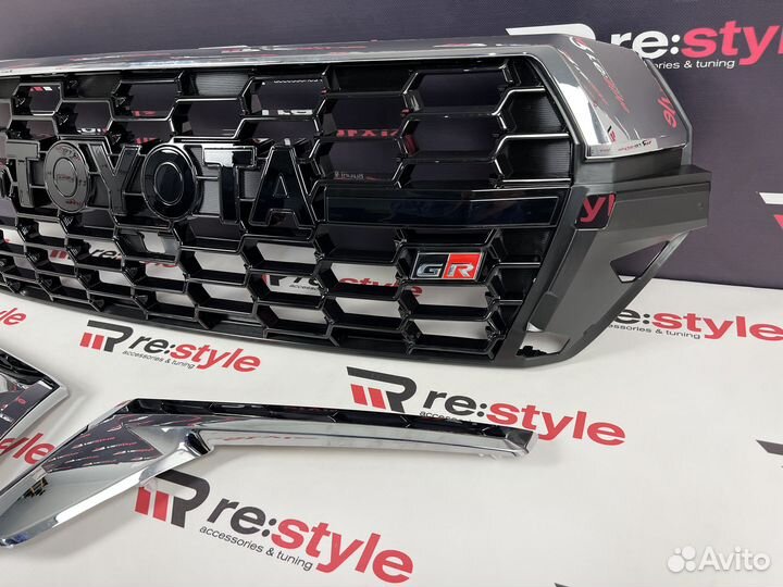 Решетка радиатора Toyota Land Cruiser 200 с16г GR