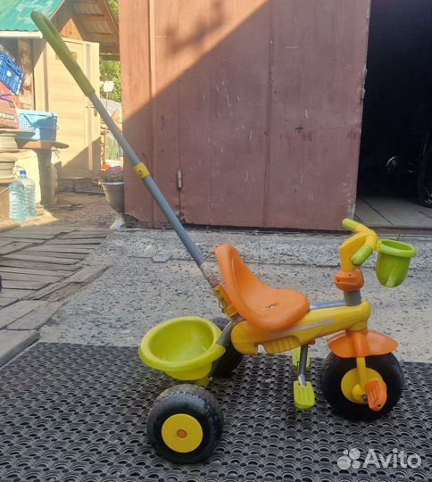 Детский трехколесный велосипед