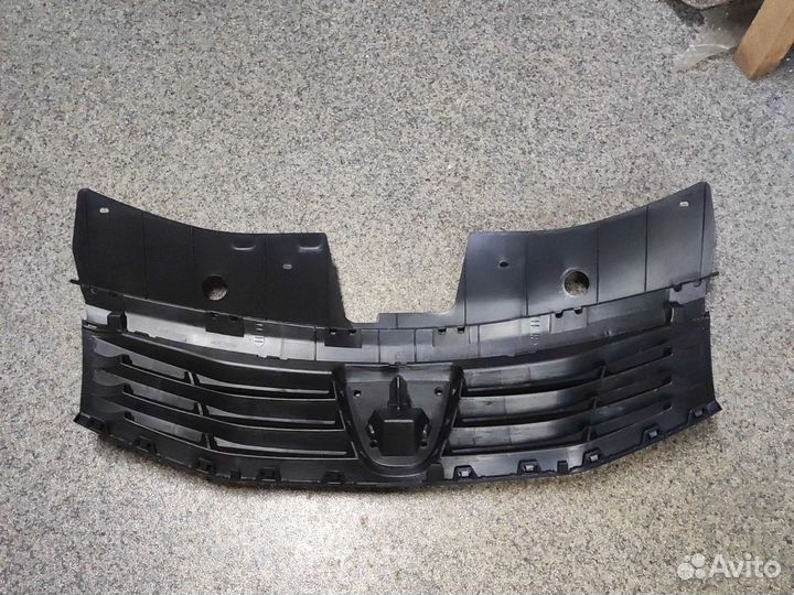 Решетка радиатора dacia sandero stepway 09-14