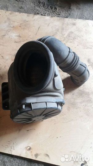 Корпус воздушного фильтра на фредлайнер