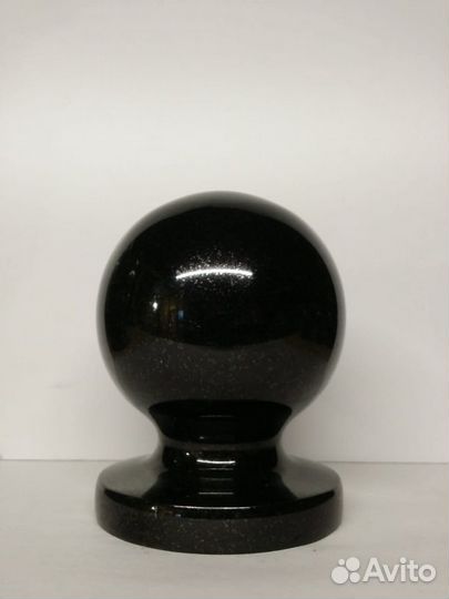 Изделия из гранита. Вазы и шары. Вазы на могилу